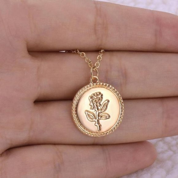 Rose Pendant Necklace - Picture 4 of 6